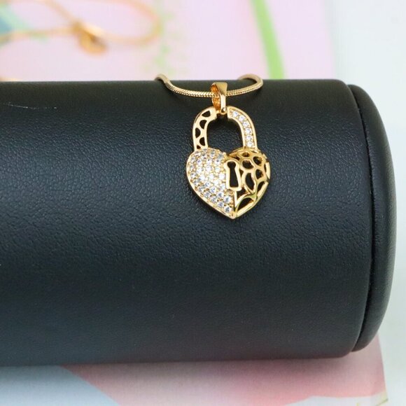 "Rose Gold Heart Lock Pendant with Crystal Accents and Cutout Design, XPPT1252 - Picture 4 of 12